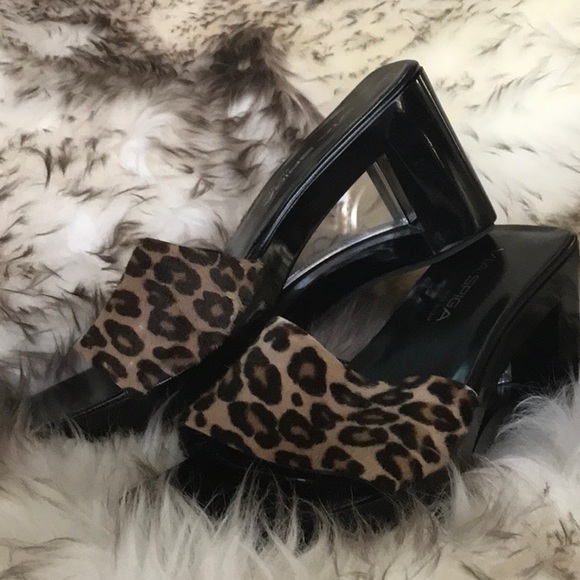 NWOB Via Spiga Italian Designer Haircalf leather Lucite Wedge 8M - Picture 7 of 11